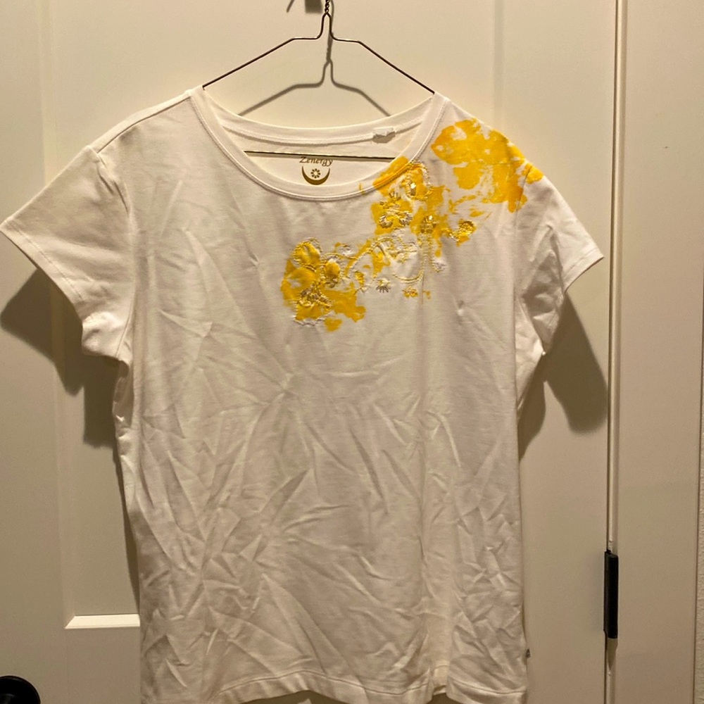 Zenergy by Chico’s short sleeve tee.  Yellow and‎ white.  Size 3.